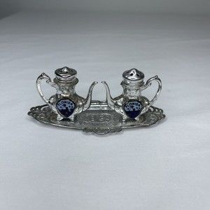 Souvenir Florida Teapot Salt & Pepper Shakers with Metal Tray Home Collectible
